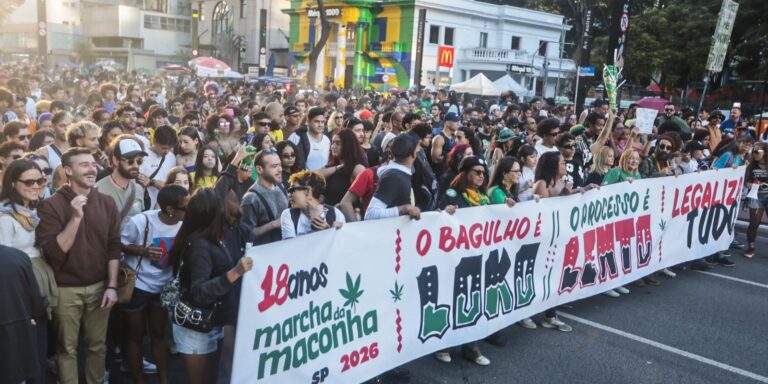 Marcha em São Paulo pede legalização da maconha marcha-em-sao-paulo-pede-legalizacao-da-maconha