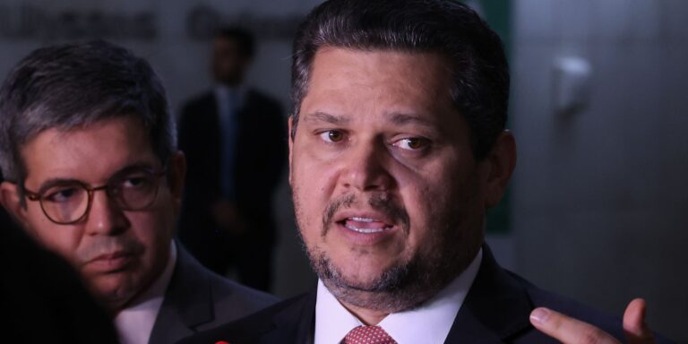 Alcolumbre mantém PEC 6×1 travada em semana esvaziada no Senado alcolumbre-mantem-pec-6×1-travada-em-semana-esvaziada-no-senado