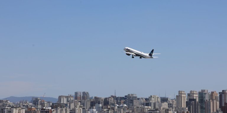 Brasil bate recorde de passageiros em voos domésticos em 2026 brasil-bate-recorde-de-passageiros-em-voos-domesticos-em-2026