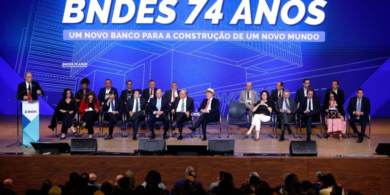 Confiança dos técnicos impulsiona bons resultados do BNDES, diz Lula confianca-dos-tecnicos-impulsiona-bons-resultados-do-bndes,-diz-lula