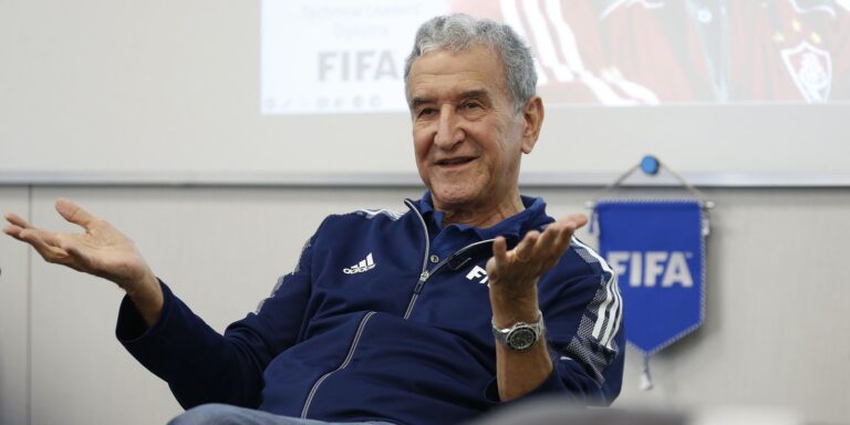 Internado, Parreira passa por cirurgia no Rio de Janeiro internado,-parreira-passa-por-cirurgia-no-rio-de-janeiro
