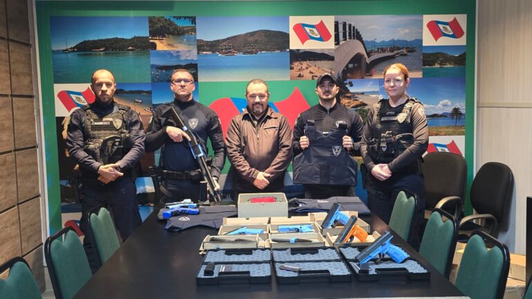 Guarda Municipal de Porto Belo recebe novos equipamentos de proteção e treinamento