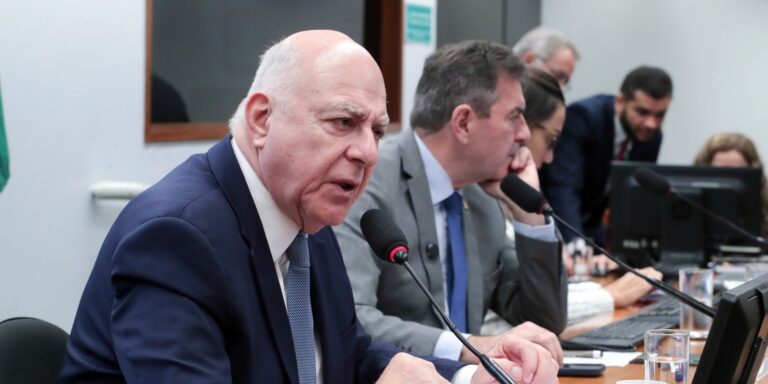 Comissão da Câmara aprova PEC que cria Fundos para Sul e Sudeste comissao-da-camara-aprova-pec-que-cria-fundos-para-sul-e-sudeste