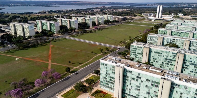 Governo nomeia 500 aprovados no CNU para carreiras transversais governo-nomeia-500-aprovados-no-cnu-para-carreiras-transversais