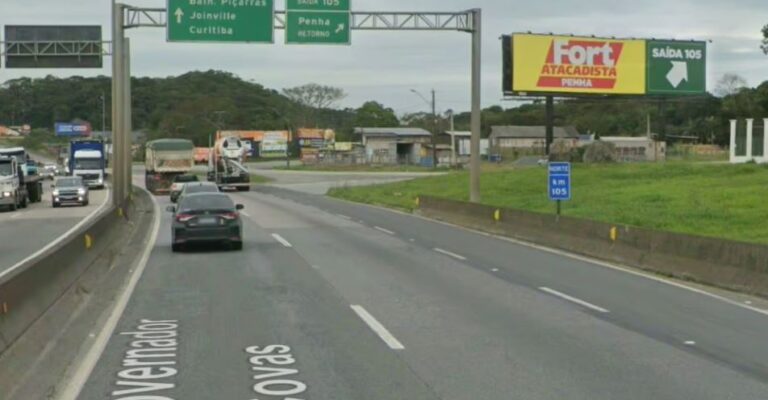 Pedestre de 26 anos morre atropelado na BR-101, em Penha; motorista foge do local