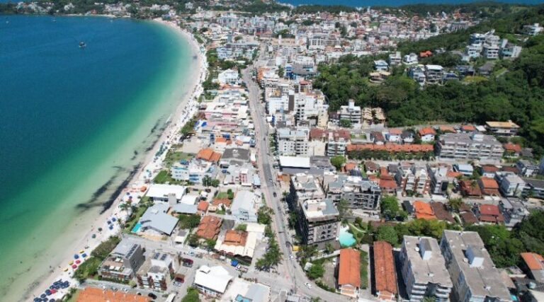 BOMBINHAS É SELECIONADA PARA PROGRAMA INTERNACIONAL DE DESTINOS TURÍSTICOS INTELIGENTES