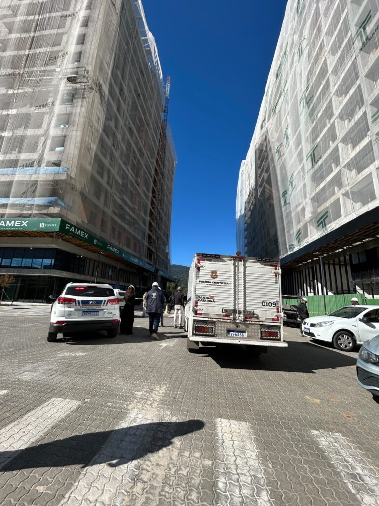 Mestre de obra morre após queda em obra, em Porto Belo