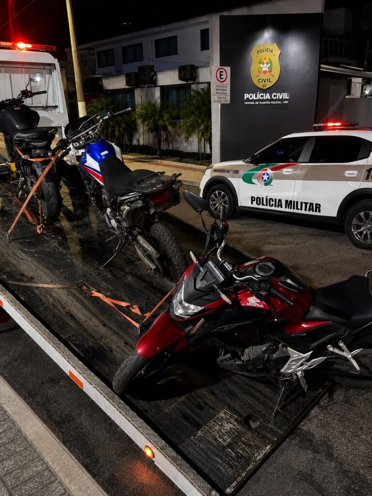 POLÍCIA MILITAR RECUPERA TRÊS MOTOCICLETAS FURTADAS EM CAMBORIÚ