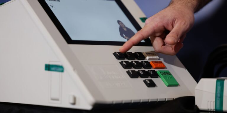 Assinatura digital e lacração impedem alteração em sistemas eleitorais assinatura-digital-e-lacracao-impedem-alteracao-em-sistemas-eleitorais