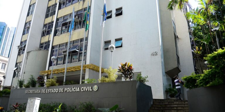 Polícia do Rio faz operações para prender dezenas de integrantes do CV policia-do-rio-faz-operacoes-para-prender-dezenas-de-integrantes-do-cv