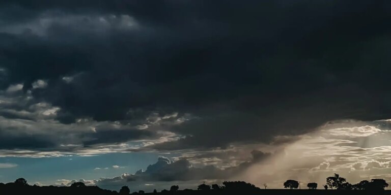 Rio Grande do Sul terá chuva intensa e ventos de até 100 km/h rio-grande-do-sul-tera-chuva-intensa-e-ventos-de-ate-100-km/h