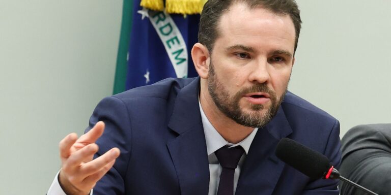 Durigan diz que aumento da dívida decorre dos juros, não dos gastos durigan-diz-que-aumento-da-divida-decorre-dos-juros,-nao-dos-gastos