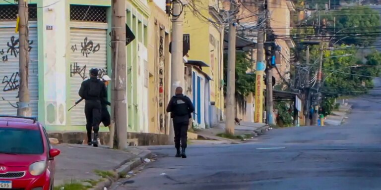 PM do RJ prende 13 em ação contra Comando Vermelho; 4 morreram pm-do-rj-prende-13-em-acao-contra-comando-vermelho;-4-morreram