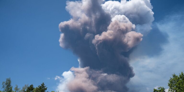 erupcao-do-etna-prolonga-fechamento-de-aeroporto-na-sicilia