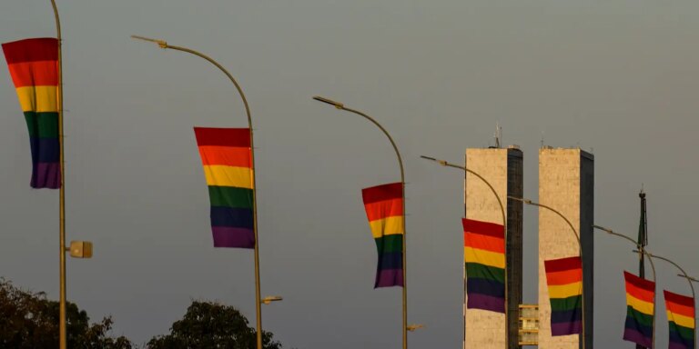 Candidaturas LGBT+ têm recorde em 2026 e se espalham por mais partidos candidaturas-lgbt+-tem-recorde-em-2026-e-se-espalham-por-mais-partidos