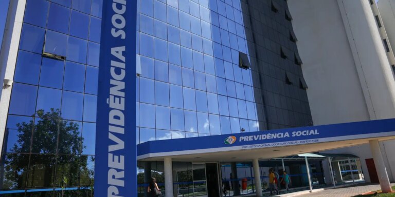 previsao-de-gastos-com-inss-em-2027-e-reduzida-em-r$-5-bilhoes