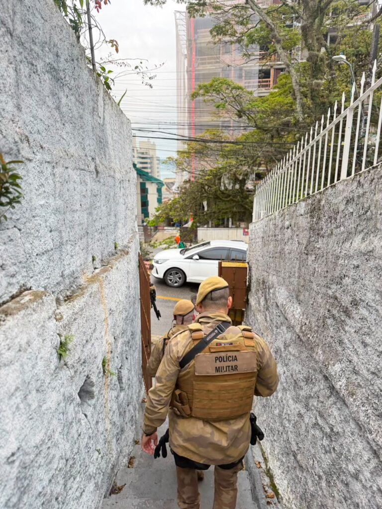 operacao-alpha-rubra-cumpre-mandados-e-prende-suspeitos-em-itapema-e-florianopolis
