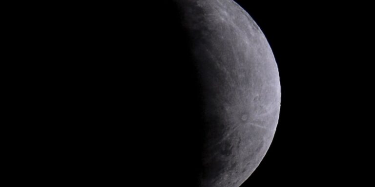 Eclipse parcial da Lua nesta quinta-feira será visto em todo o Brasil eclipse-parcial-da-lua-nesta-quinta-feira-sera-visto-em-todo-o-brasil
