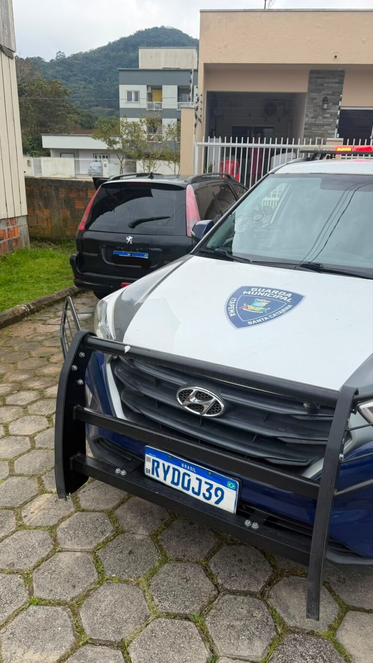 veiculo-furtado-e-recuperado-pela-guarda-municipal-em-itapema