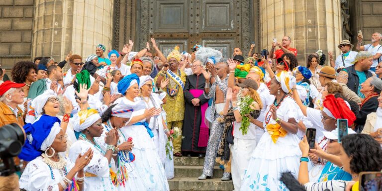 padre-impede-lavagem-da-madeleine,-celebracao-afro-brasileira-em-paris