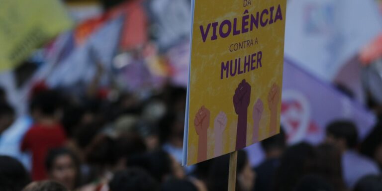 plataformas-vao-informar-canais-de-denuncia-de-violencia-contra-mulher