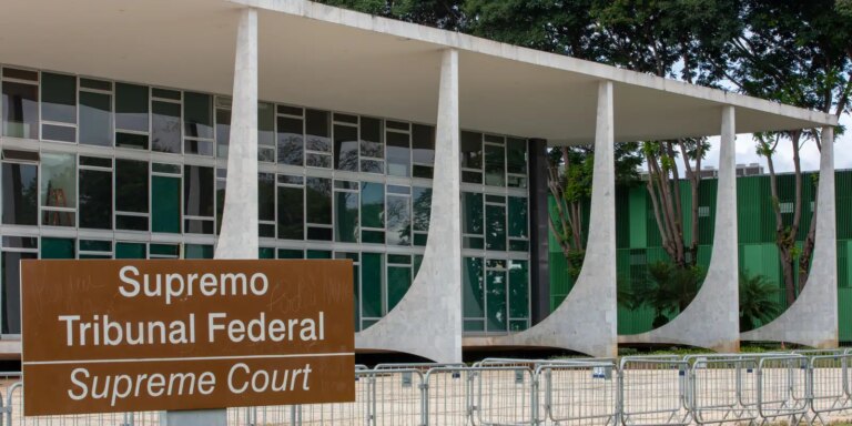 stf:-gilmar-mendes-sugere-adiar-sessao-sobre-conduta-de-moraes