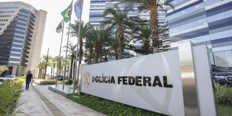 pf-esta-com-celular-de-vorcaro-e-afirma-poder-enviar-dados-a-ministros