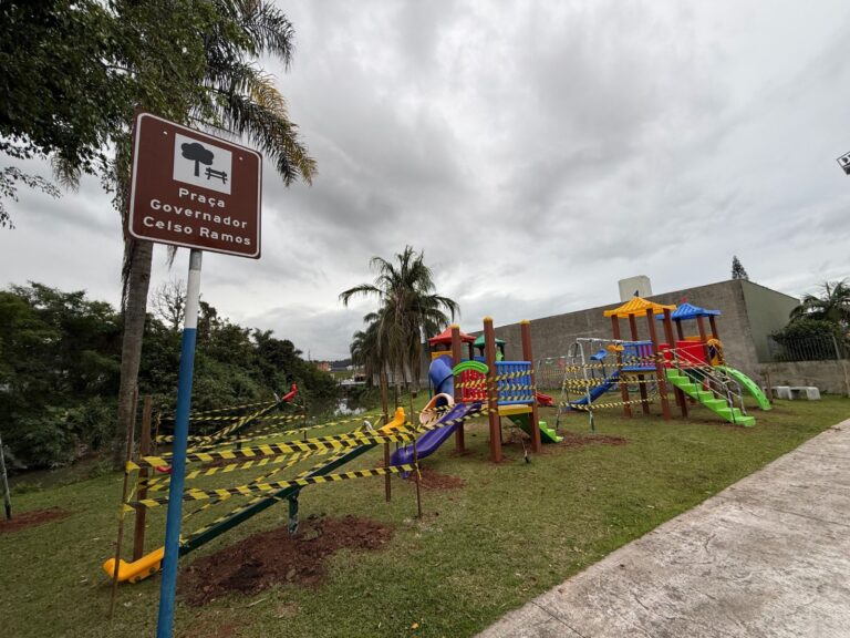 parquinho-infantil-da-praca-governador-celso-ramos-e-ampliado-em-balneario-camboriu