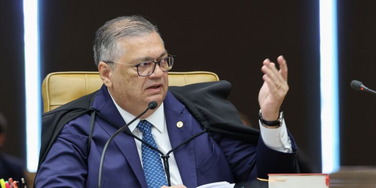 Flávio Dino pede vista de julgamento sobre Moraes e Mendonça flavio-dino-pede-vista-de-julgamento-sobre-moraes-e-mendonca