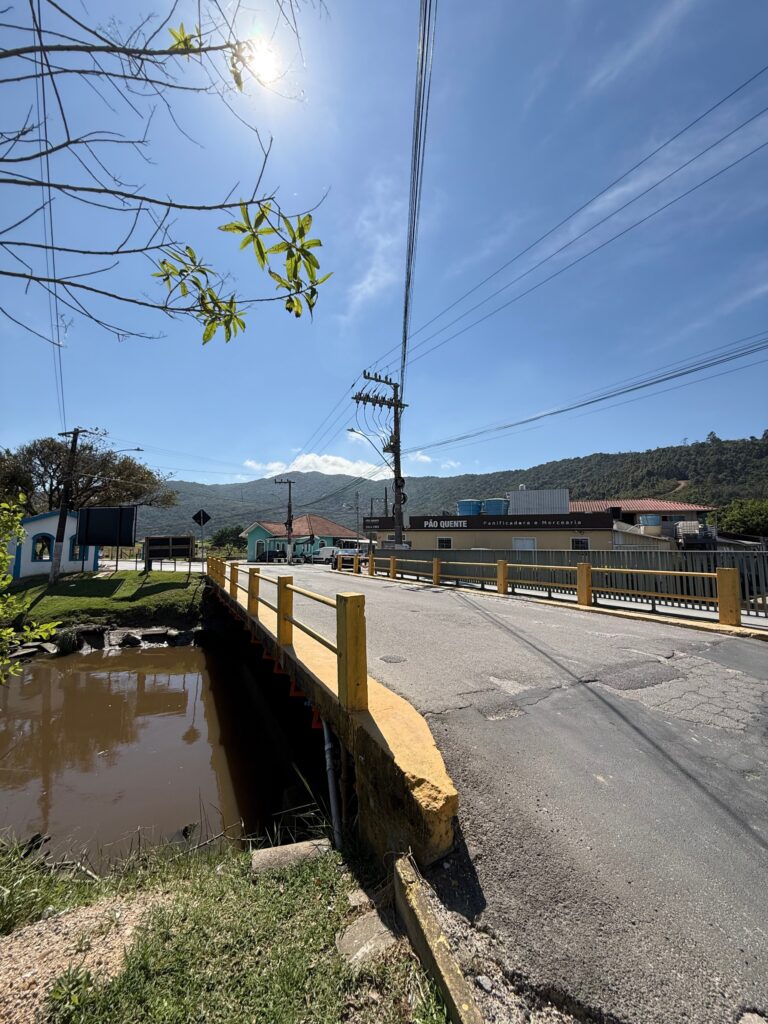 porto-belo-limita-passagem-de-veiculos-pesados-na-ponte-sobre-o-rio-santa-luzia