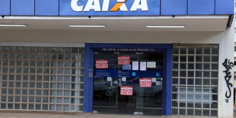 Empregados da Caixa rejeitam proposta da empresa e greve continua empregados-da-caixa-rejeitam-proposta-da-empresa-e-greve-continua