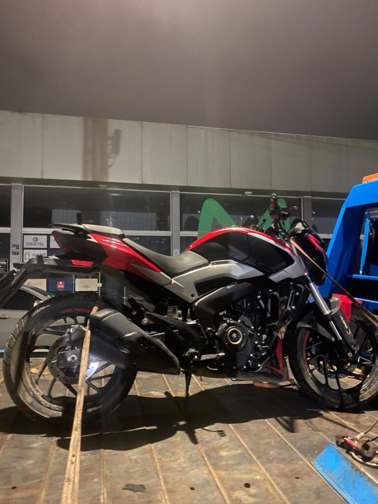 pm-recupera-motocicleta-furtada-e-encaminha-quatro-pessoas-a-delegacia-em-balneario-camboriu