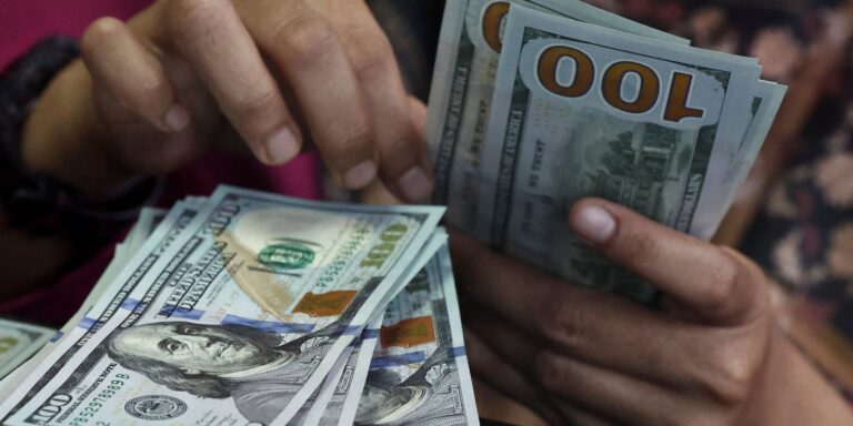 Dólar sobe para R$ 5,22 e atinge maior nível desde março dolar-sobe-para-r$-5,22-e-atinge-maior-nivel-desde-marco