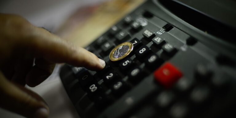 divida-publica-federal-fica-estavel-em-agosto-e-chega-a-r$-9,29-tri