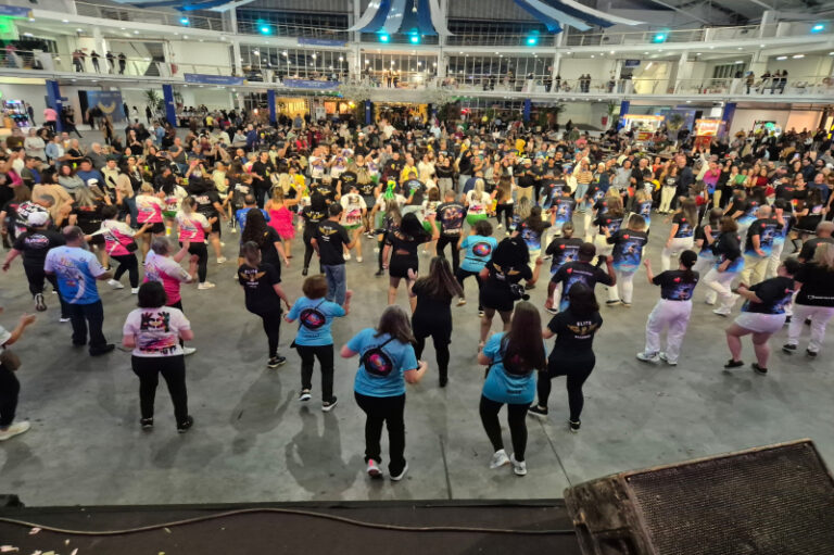 marejada-tera-encontro-de-flashback-com-shows-e-danca-no-centreventos-de-itajai
