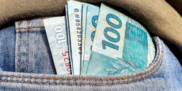 governo-central-registra-deficit-de-r$-13,6-bilhoes-em-agosto