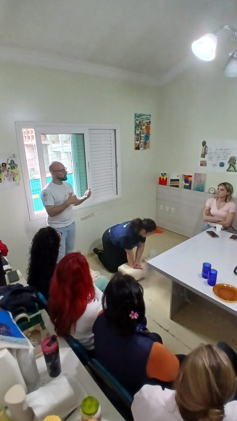 samu-de-itapema-treina-equipe-do-caps-para-atendimento-em-crises-de-saude-mental