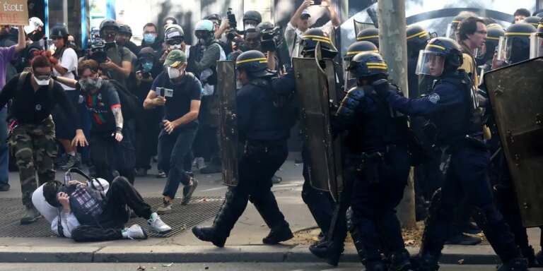 adolescentes-franceses-fazem-mais-um-dia-de-protestos-sobre-escolas