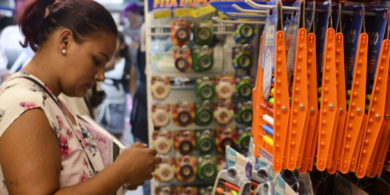 Vendas no comércio varejista têm variação de 0,1% em agosto vendas-no-comercio-varejista-tem-variacao-de-0,1%-em-agosto