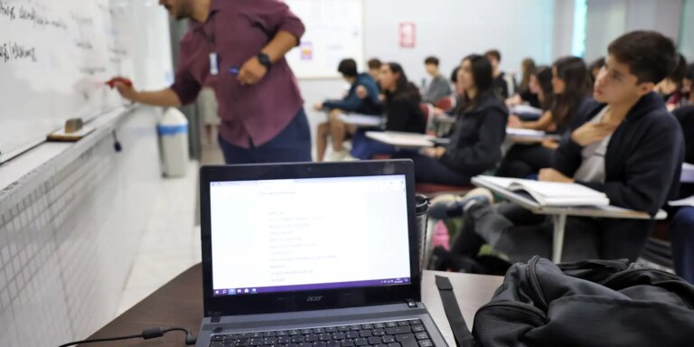 Docentes usam inteligência artificial para inovar e engajar alunos docentes-usam-inteligencia-artificial-para-inovar-e-engajar-alunos