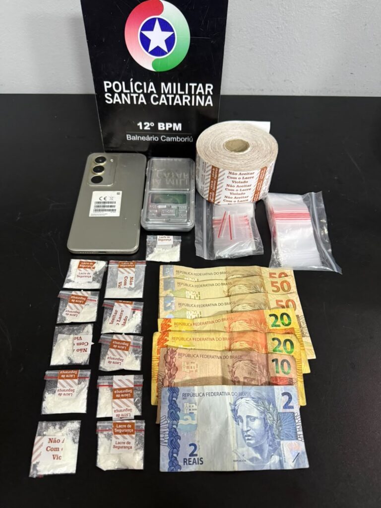policia-militar-prende-homem-por-suspeita-de-trafico-e-apreende-cocaina-em-camboriu