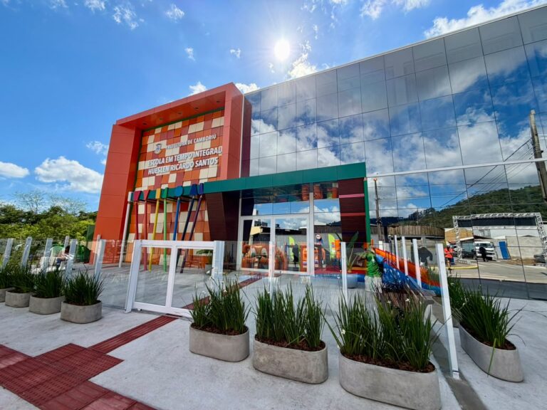 camboriu-inaugura-escola-de-tempo-integral-durante-evento-comunitario-no-rio-pequeno