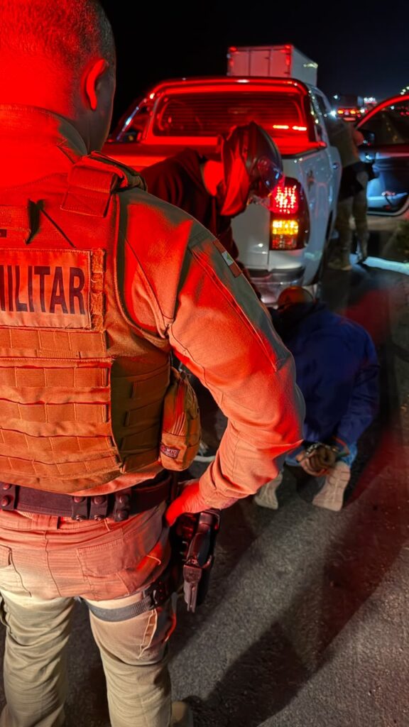 policia-militar-recupera-hilux-furtada-e-prende-homem-na-br-101,-em-balneario-camboriu
