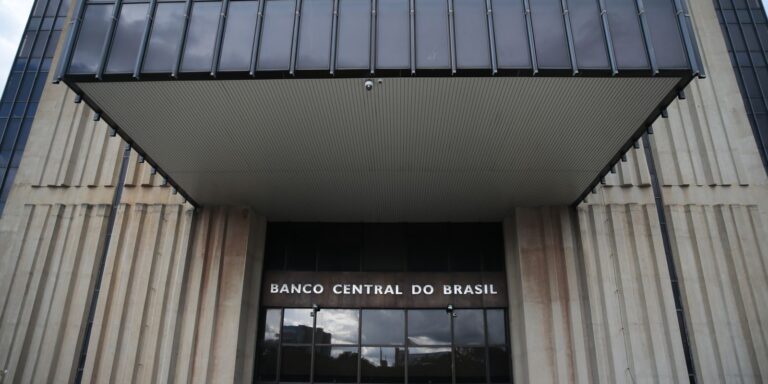 TCU aprova contas do BC de 2025 após desvincular processo do Master tcu-aprova-contas-do-bc-de-2025-apos-desvincular-processo-do-master