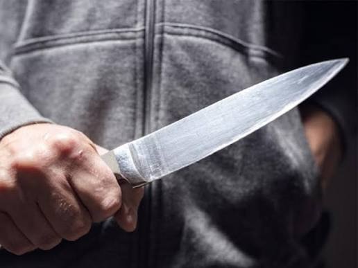 Homem é preso suspeito de tentar matar enteado com faca em Camboriú homem-e-preso-suspeito-de-tentar-matar-enteado-com-faca-em-camboriu