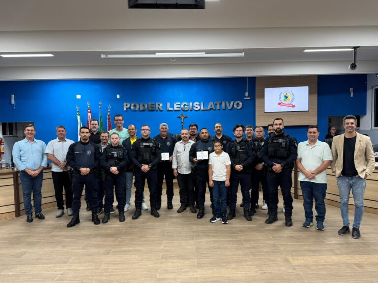 Câmara de Porto Belo homenageia dois guardas municipais por atuação de destaque camara-de-porto-belo-homenageia-dois-guardas-municipais-por-atuacao-de-destaque