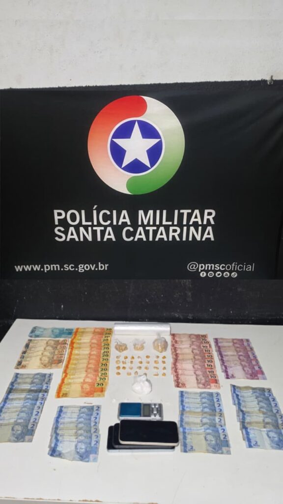 policia-militar-prende-sete-pessoas-em-ocorrencias-de-trafico-e-tentativa-de-homicidio-em-itajai