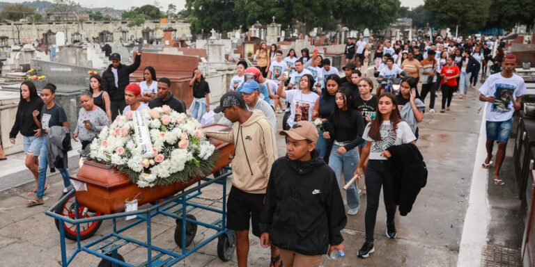 Um ano depois, mortes da Operação Contenção ainda são investigadas um-ano-depois,-mortes-da-operacao-contencao-ainda-sao-investigadas