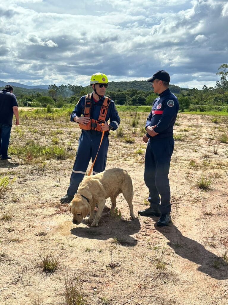 bombeiros-realizam-buscas-por-jovem-desaparecida-em-canelinha