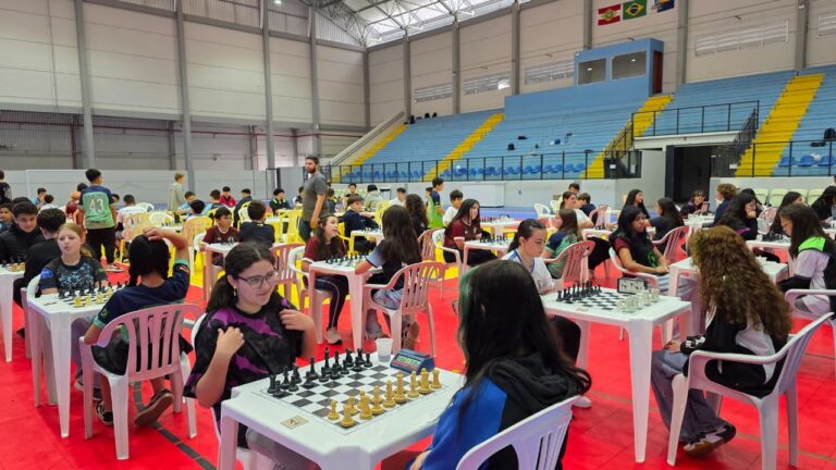 jogos-escolares-de-itapema-tem-disputas-de-xadrez-e-atletismo-na-reta-final
